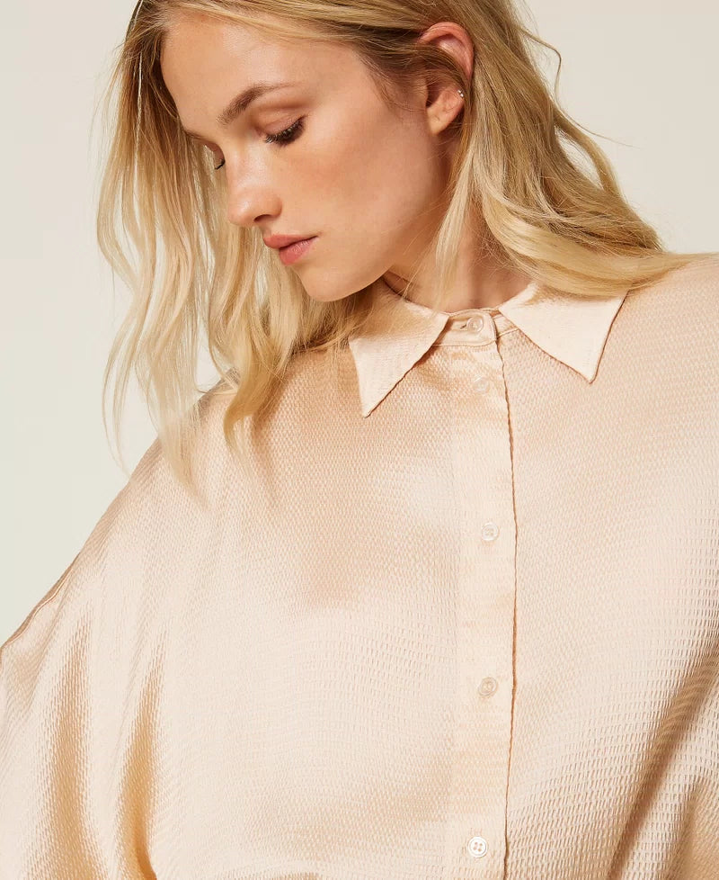 Camisa de cetim com mangas balão
