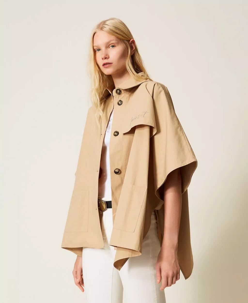Poncho trench em gabardine
