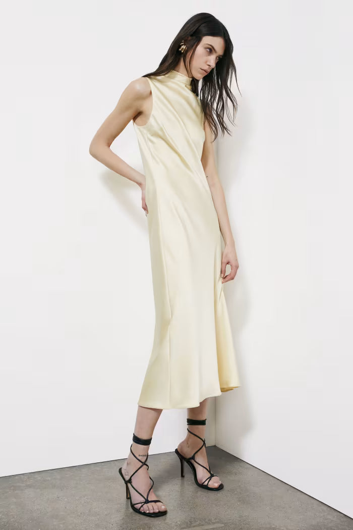 Vestido midi de cetim fluido