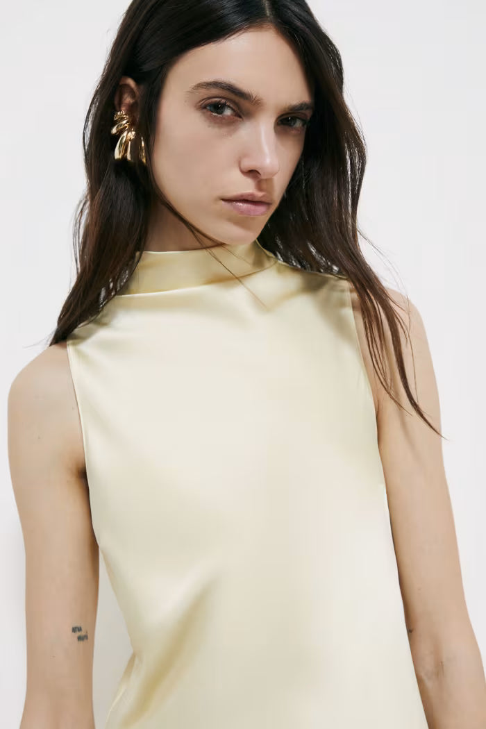 Vestido midi de cetim fluido