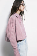 Camisa cropped em popelina às riscas