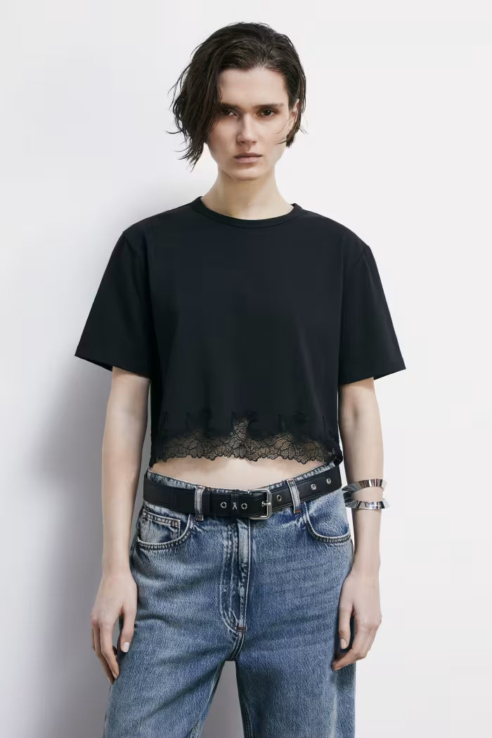 T-shirt curta com renda
