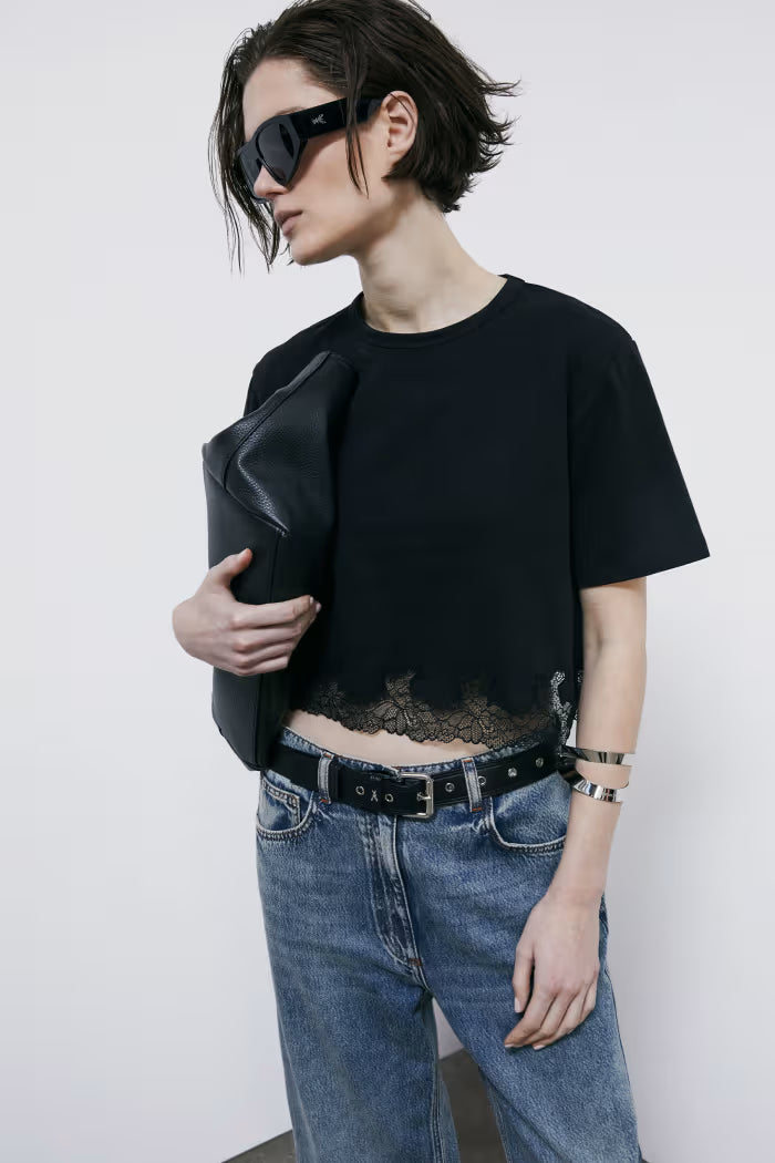 T-shirt curta com renda