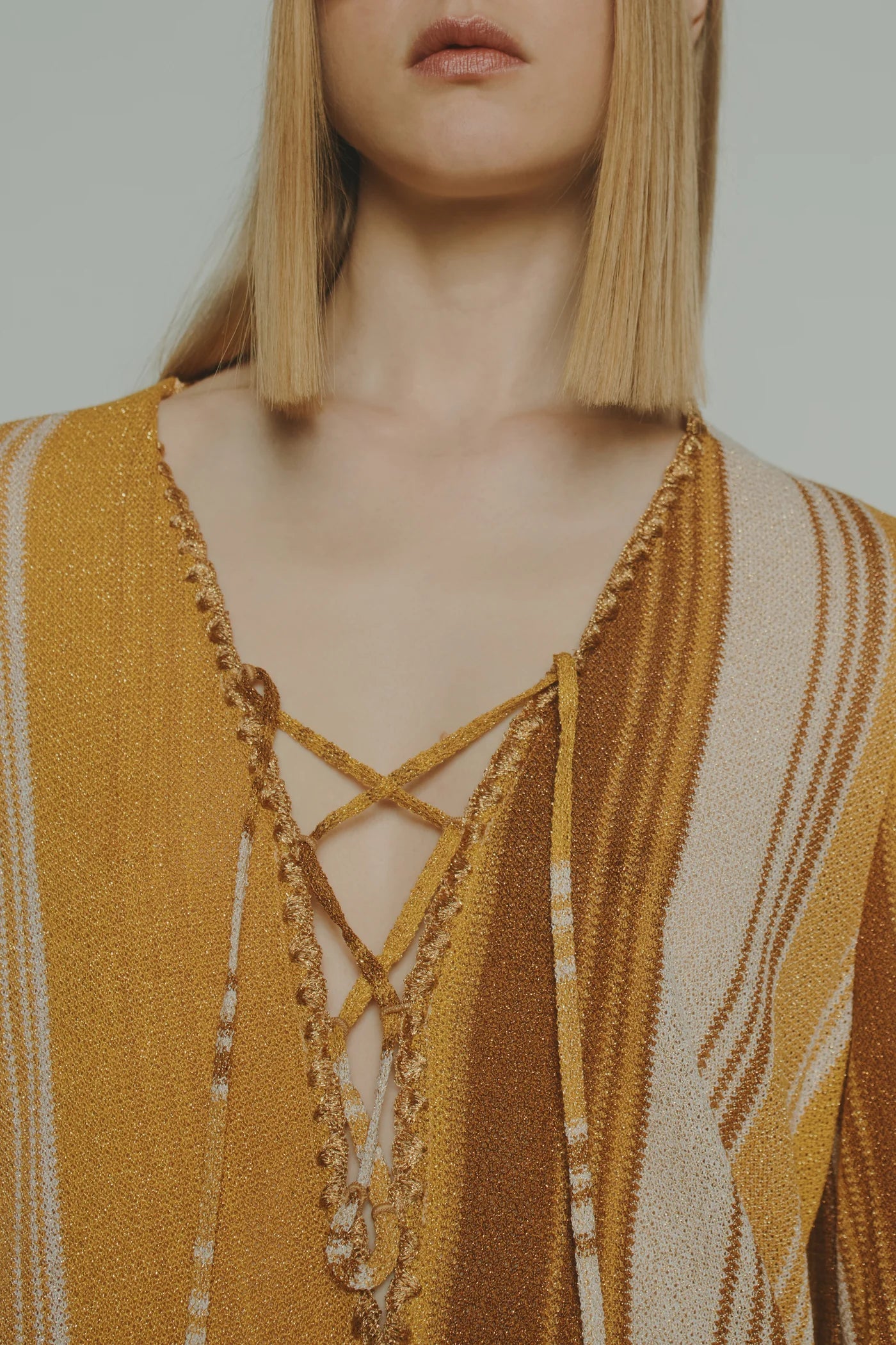 CAFTAN EM TECIDO DE LAMÉ
