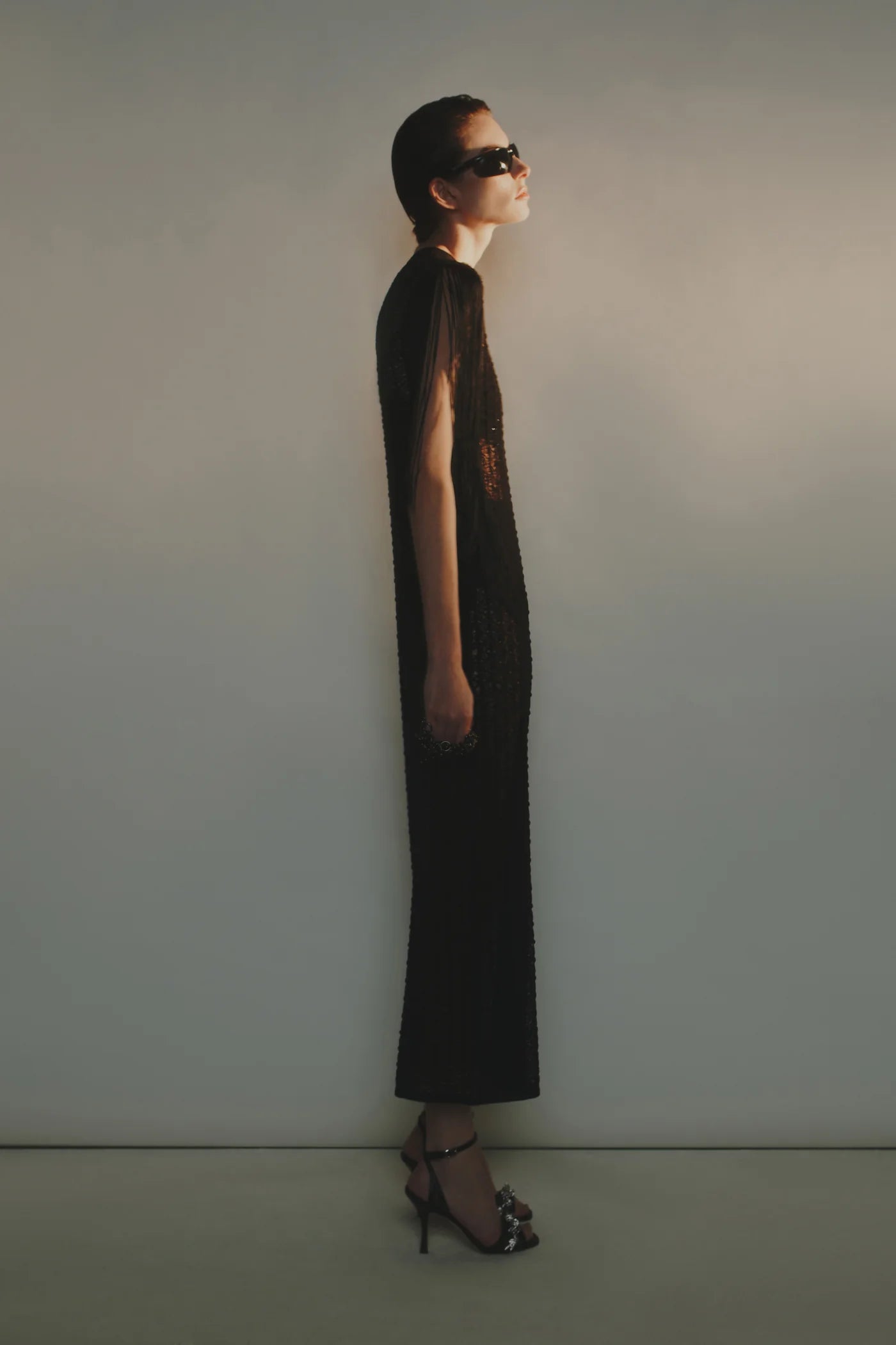VESTIDO EM MALHA RENDADA DE VISCOSE