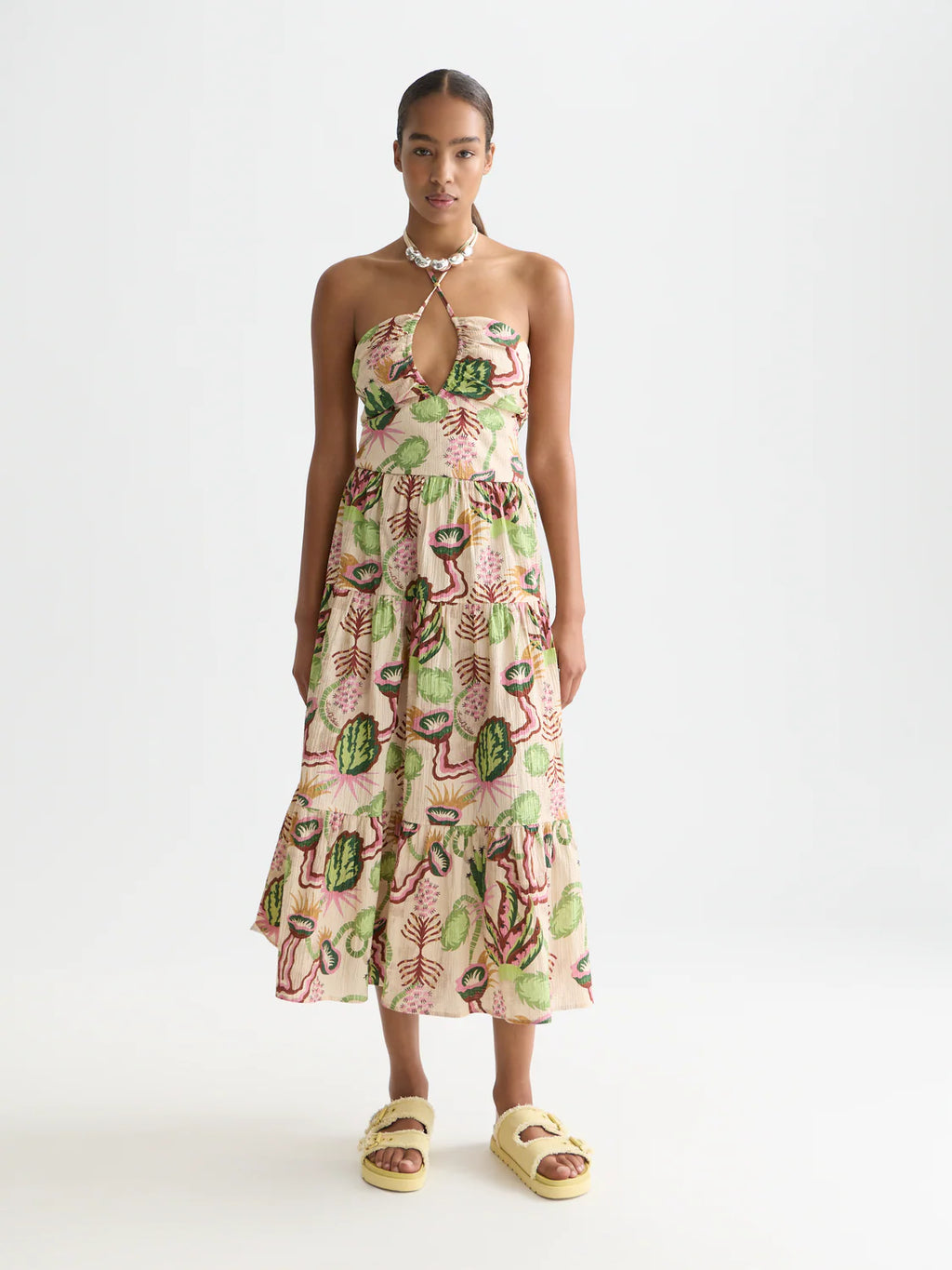 VESTIDO MIDI HALTER EM ALGODÃO SEERSUCKER COM DECOTE EM GOTA