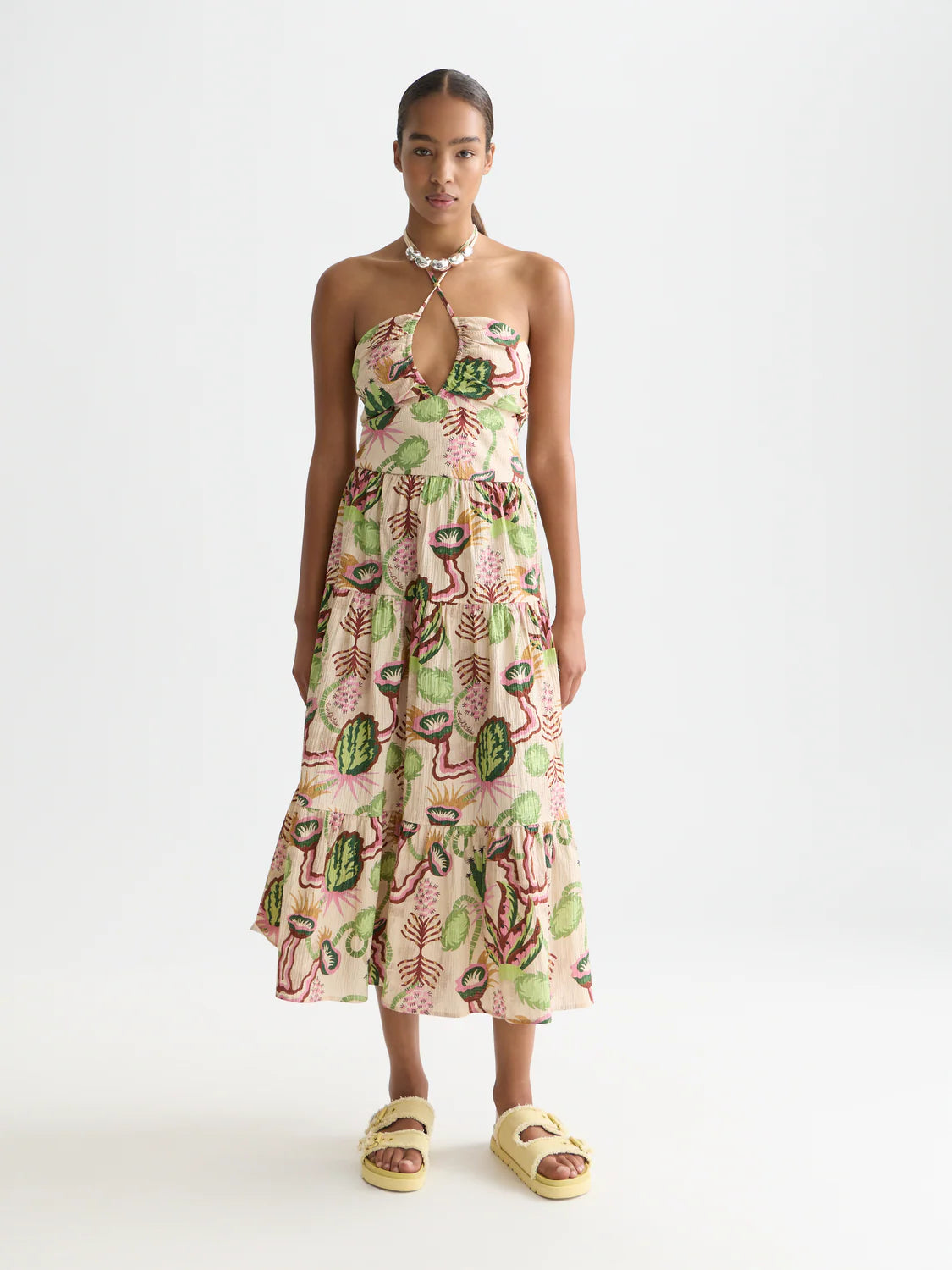 VESTIDO MIDI HALTER EM ALGODÃO SEERSUCKER COM DECOTE EM GOTA