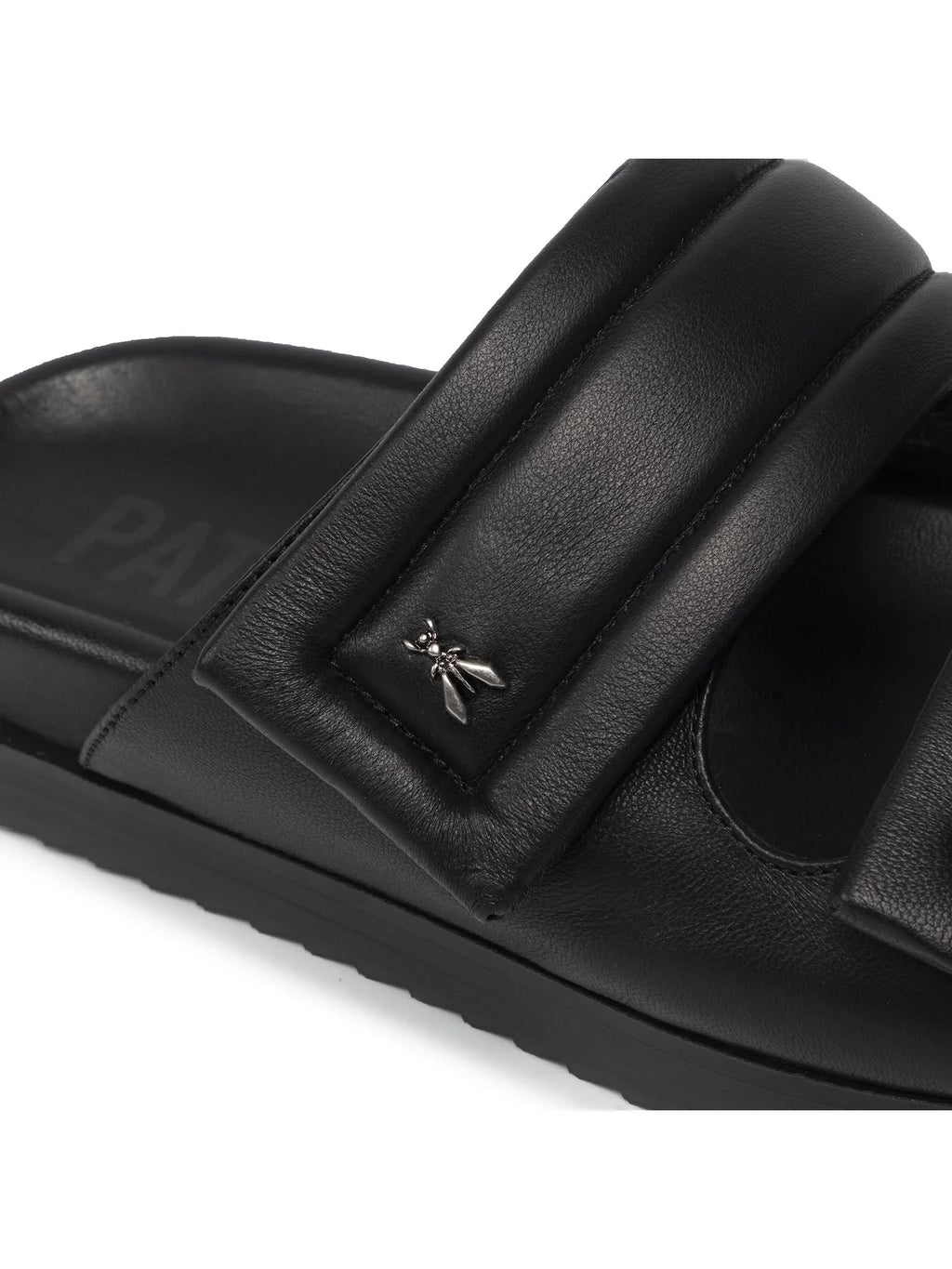 Chinelo em pele