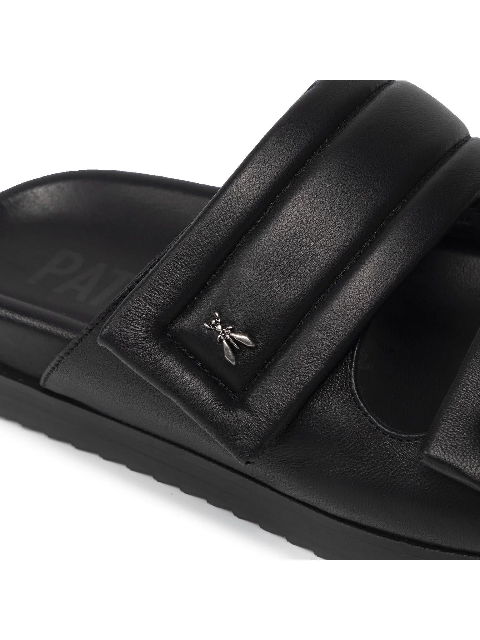 Chinelo em pele